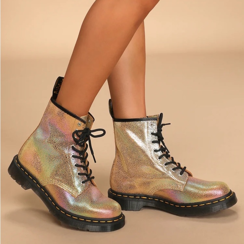 Dr. Martens 1460 Sand Rainbow Ray Multi Leather 8-Eye Boots Women’s Size 10 - Picture 8 of 8